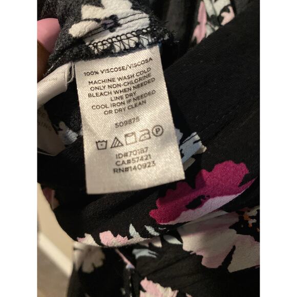 Loft Floral Ruffle Romper Size Small - Picture 9 of 9